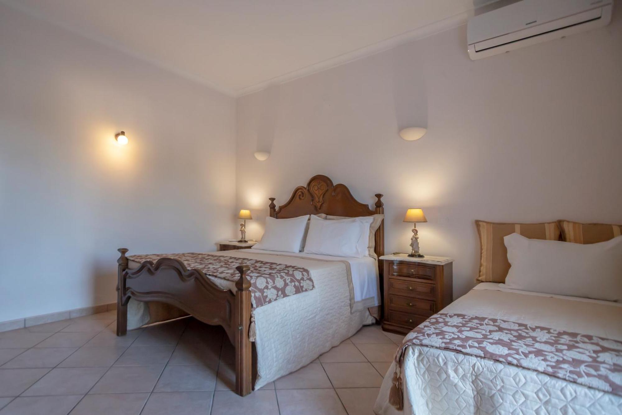 Al Meida Guesthouse Albufeira Exterior photo