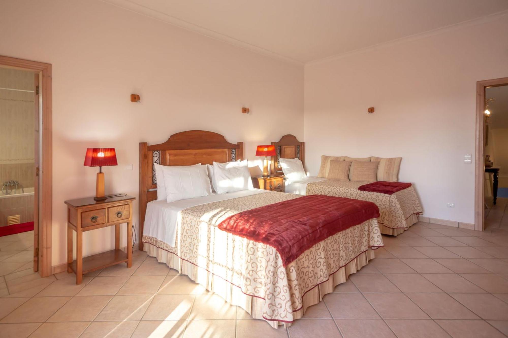 Al Meida Guesthouse Albufeira Exterior photo