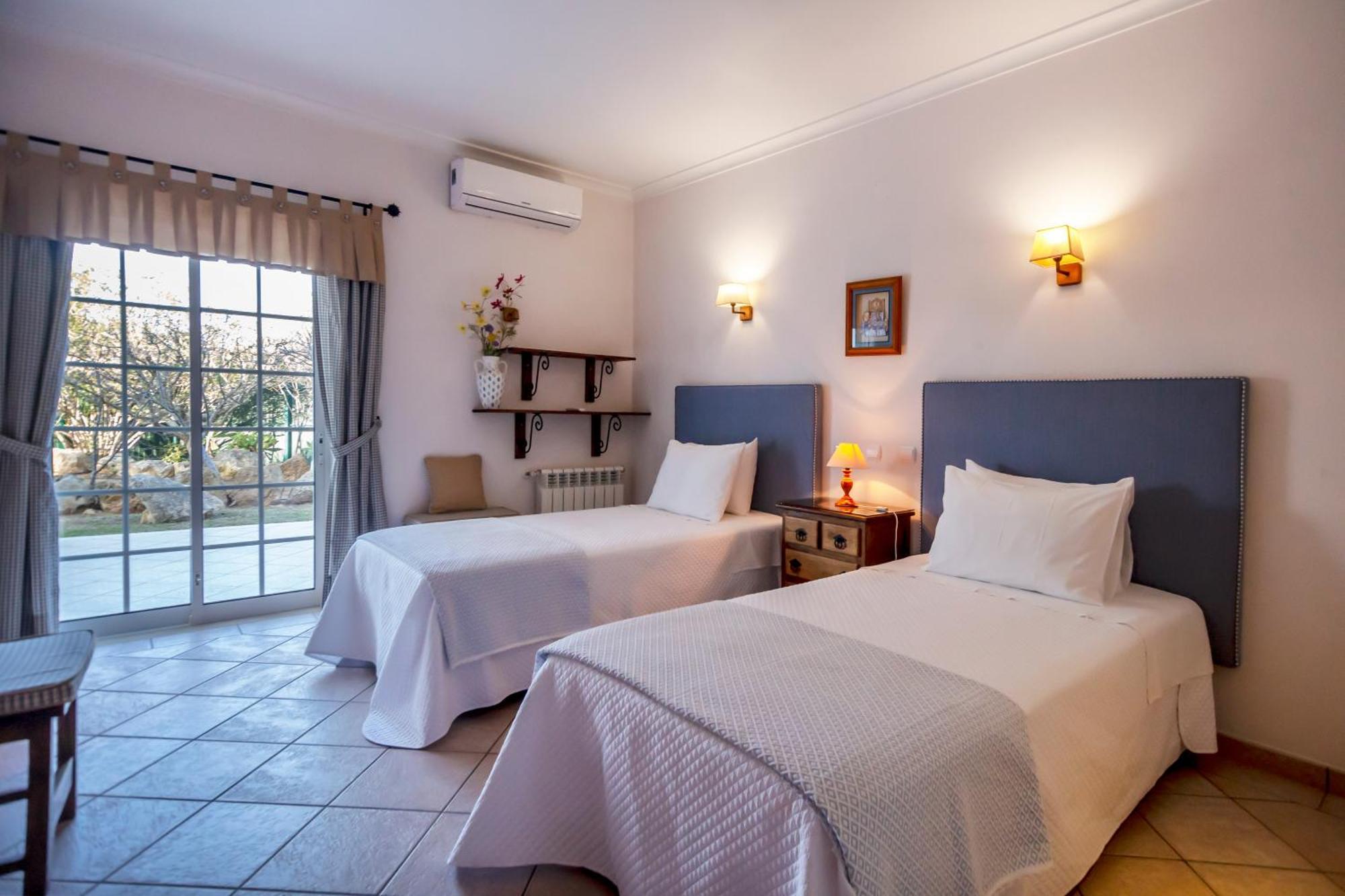 Al Meida Guesthouse Albufeira Exterior photo