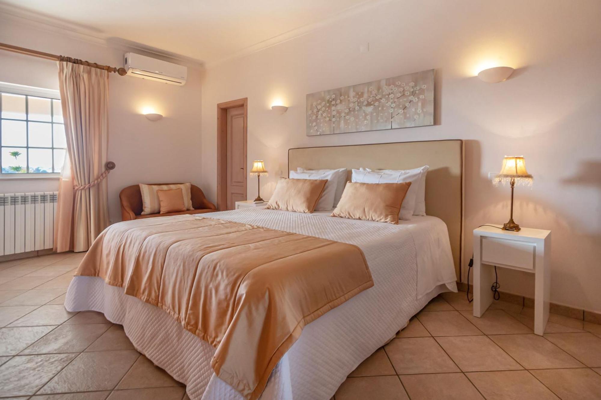 Al Meida Guesthouse Albufeira Exterior photo