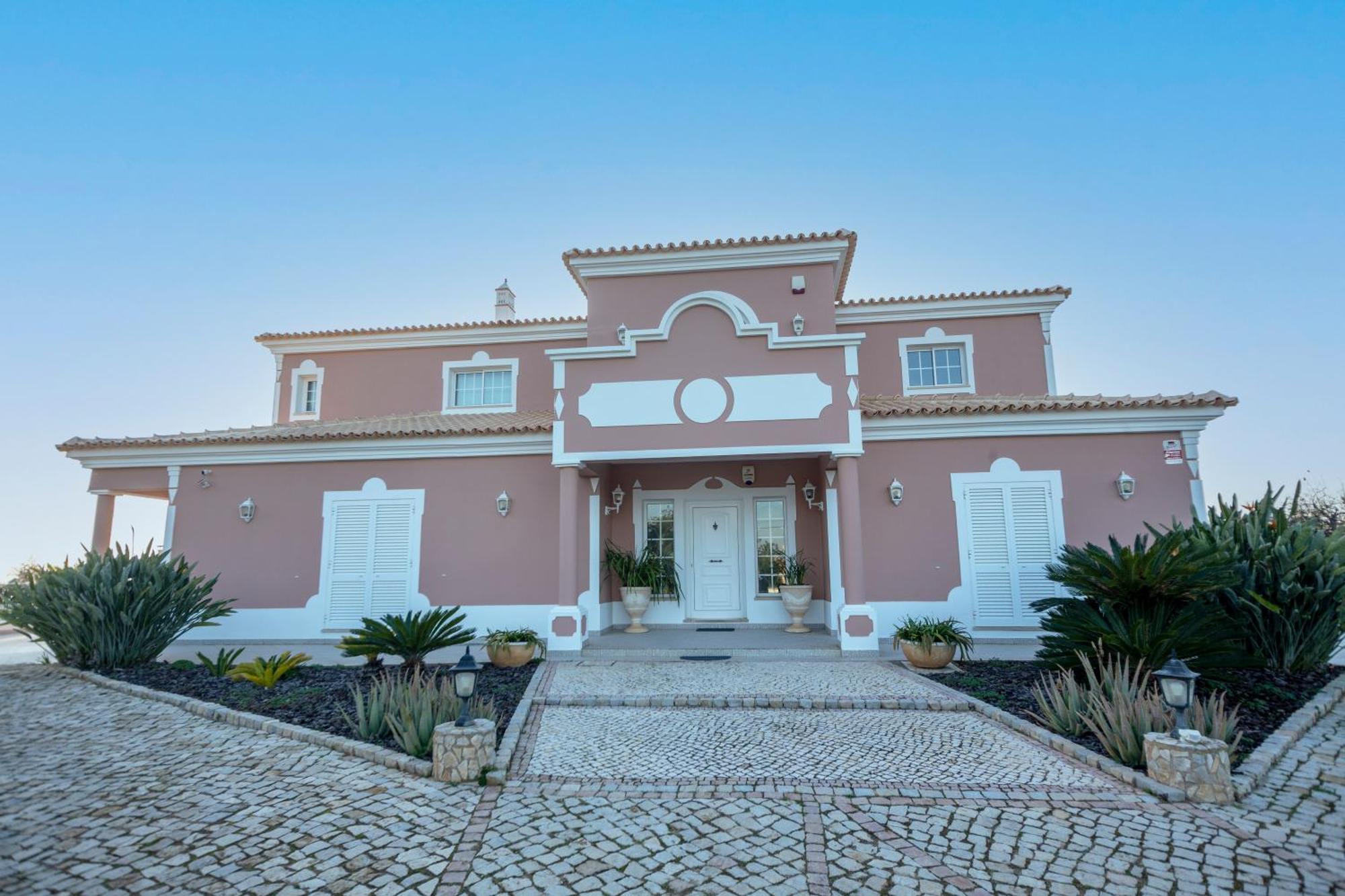 Al Meida Guesthouse Albufeira Exterior photo